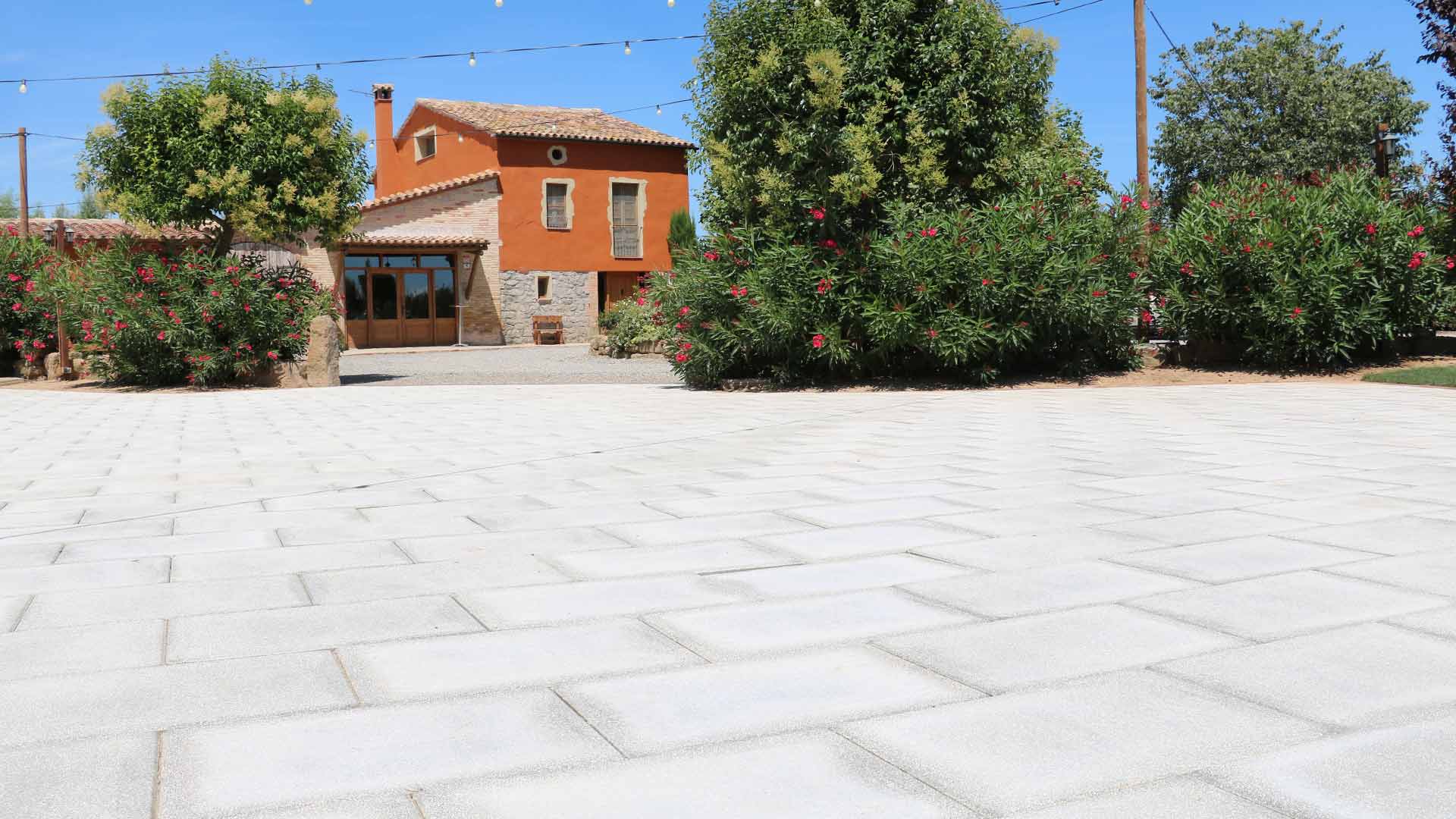 pujol-paviments-terratzo-exterior-masia-8